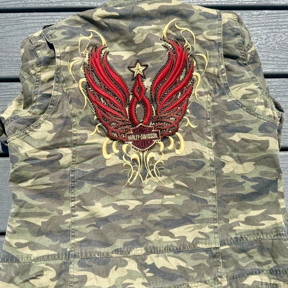 Vintage Harley Davidson camo jacket with liner and embroidered wings women's M